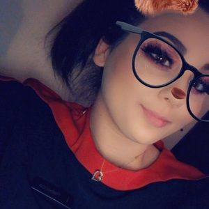 Meet your Posher, Rebecca